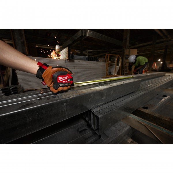 Ruletă 7.5 m cu lumină LED 